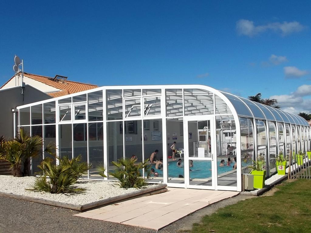Hôtel Camping Le Brandais à Brem-sur-Mer Extérieur photo