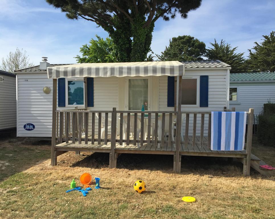 Hôtel Camping Le Brandais à Brem-sur-Mer Extérieur photo