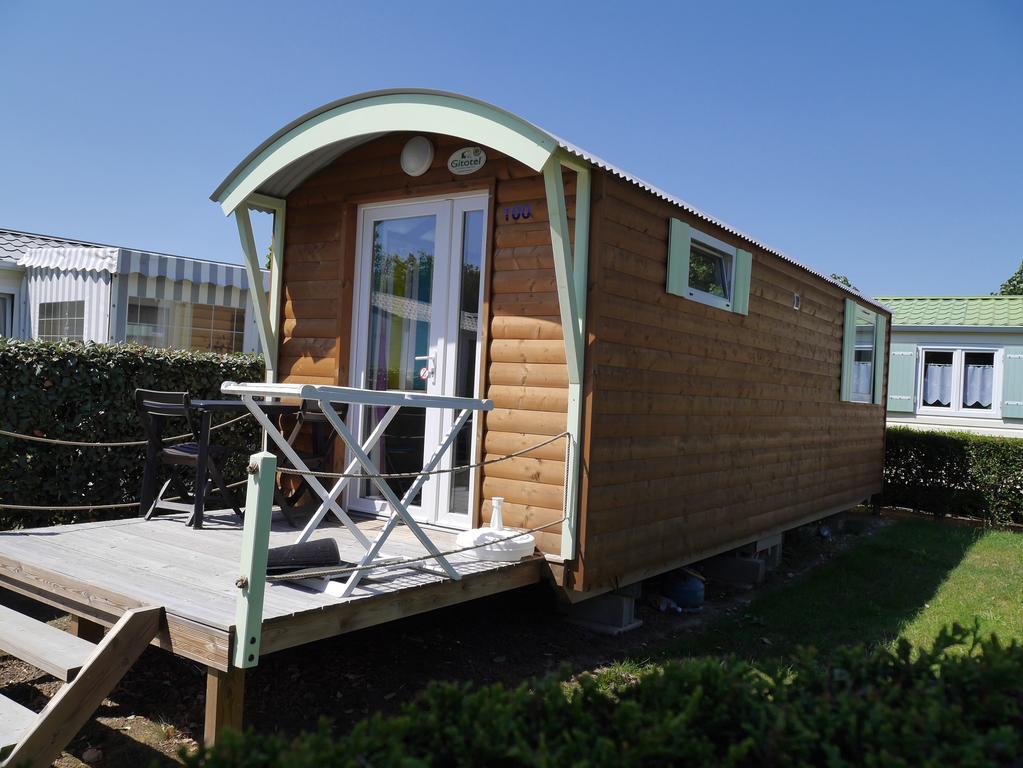 Hôtel Camping Le Brandais à Brem-sur-Mer Extérieur photo