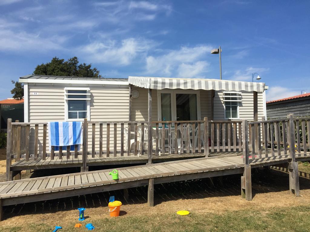 Hôtel Camping Le Brandais à Brem-sur-Mer Extérieur photo