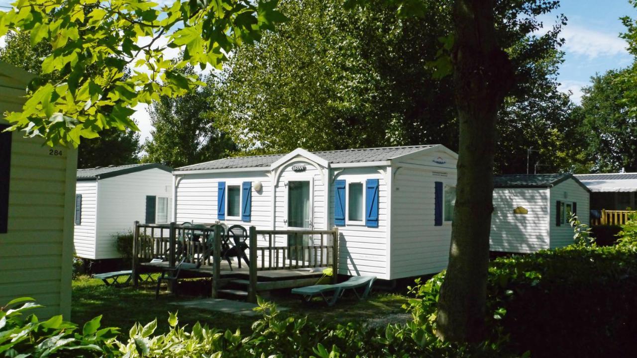 Hôtel Camping Le Brandais à Brem-sur-Mer Extérieur photo