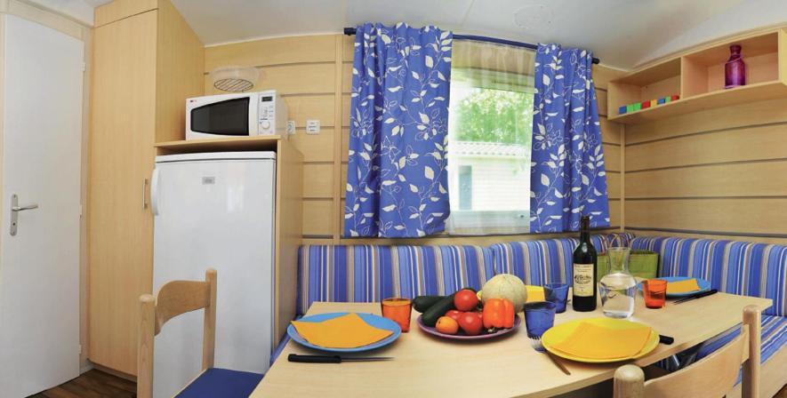 Hôtel Camping Le Brandais à Brem-sur-Mer Extérieur photo