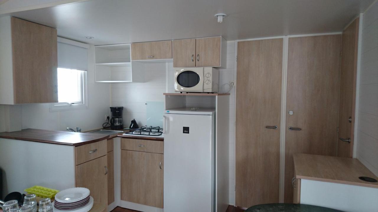 Hôtel Camping Le Brandais à Brem-sur-Mer Extérieur photo