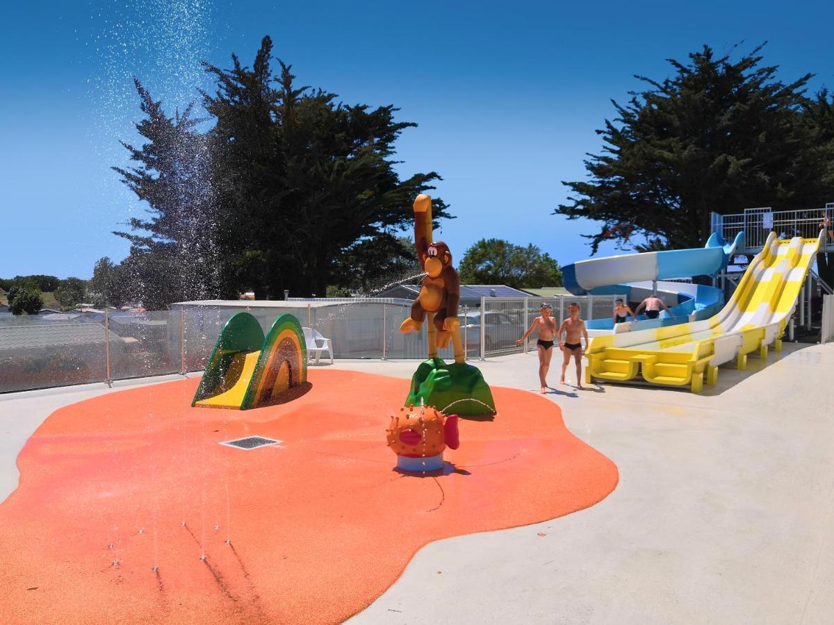 Hôtel Camping Le Brandais à Brem-sur-Mer Extérieur photo