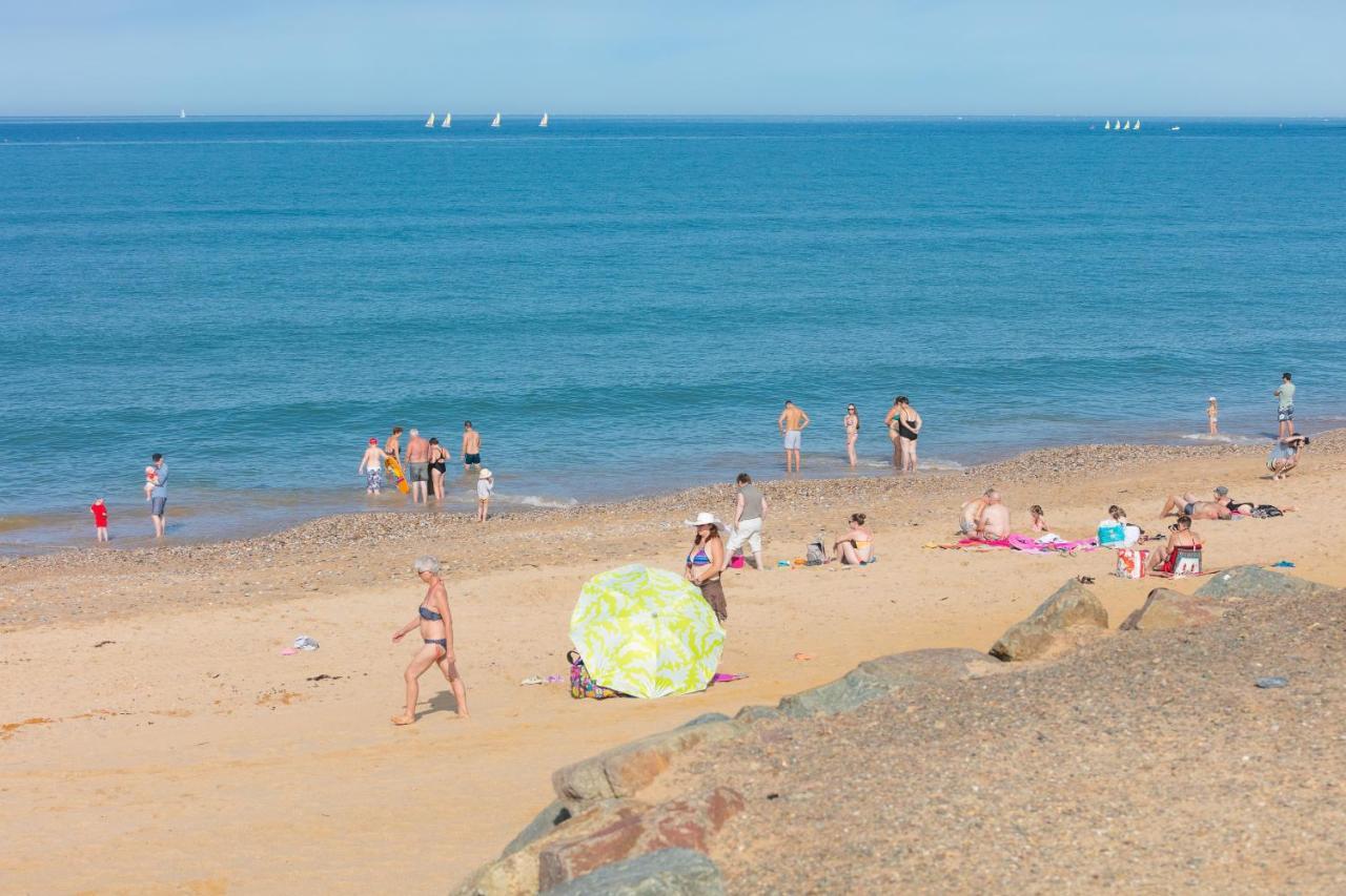 Hôtel Camping Le Brandais à Brem-sur-Mer Extérieur photo